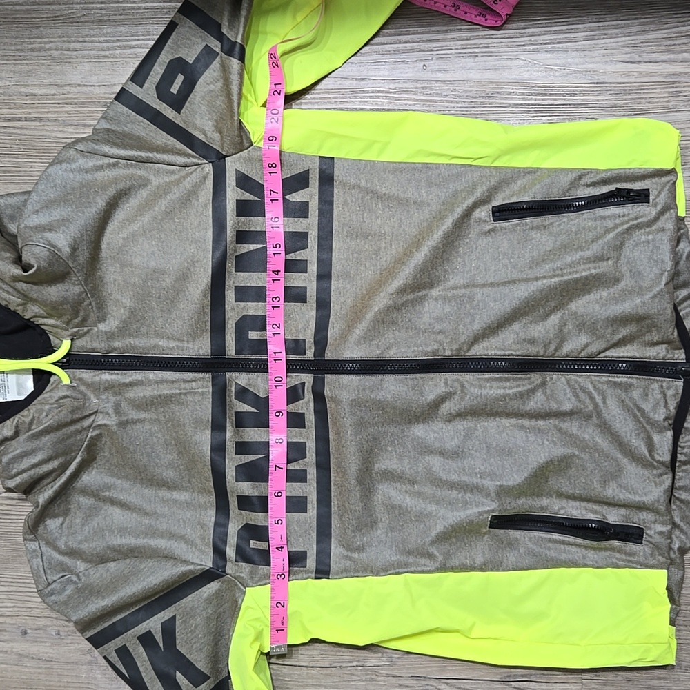 VS Pink Jacket - Picture 10 of 10